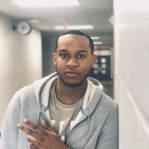 Meet your Posher, Dennis